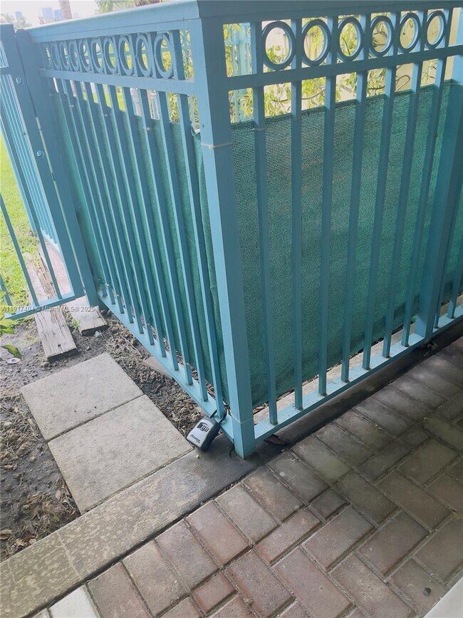 Building Photo - 201 Golden Isles Dr