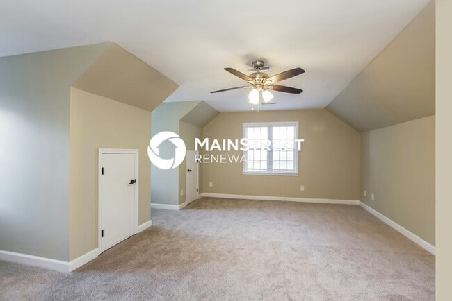 Building Photo - 4 Bedroom Pet-Friendly Home in Matthews, NC with Main Street Renewal