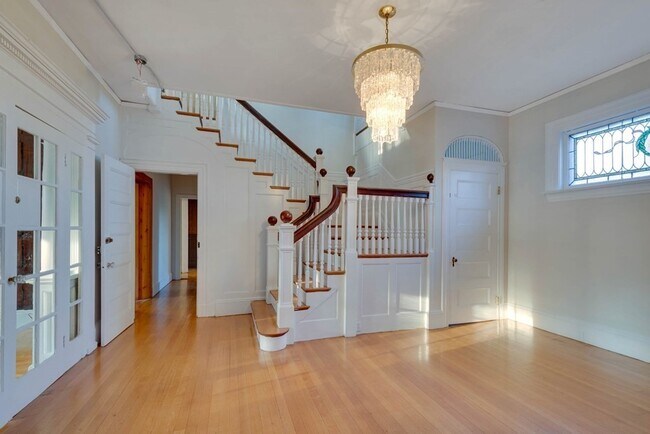 Building Photo - 380 Arborway