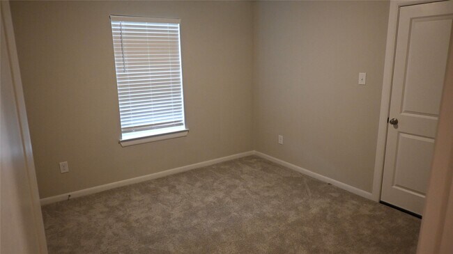 Building Photo - 127 Winged Elm Ct