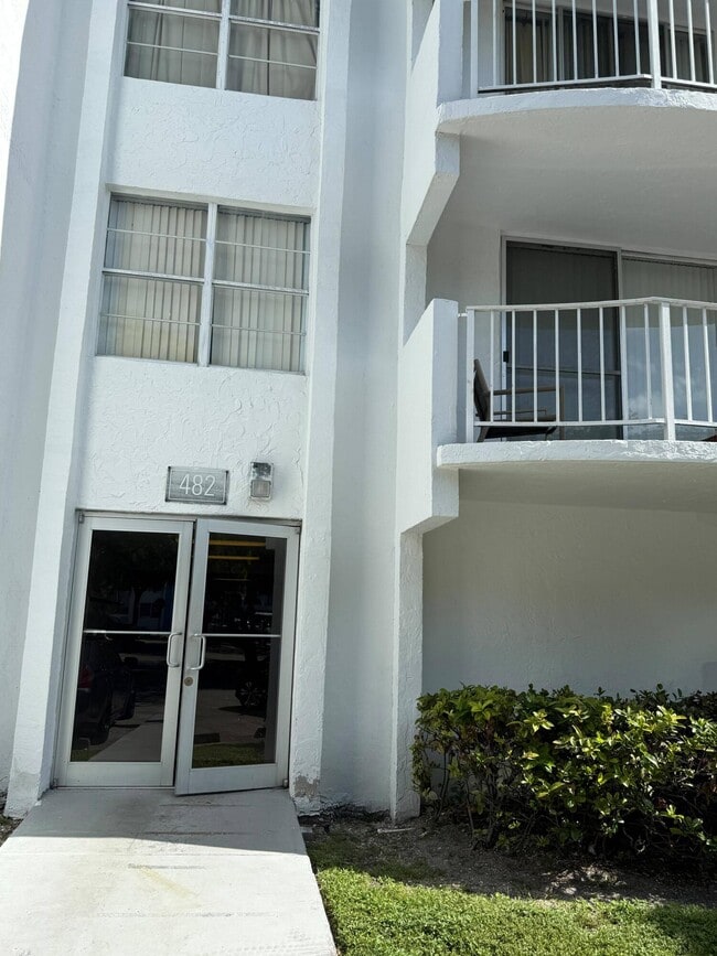 Building Photo - 482 NW 165th St