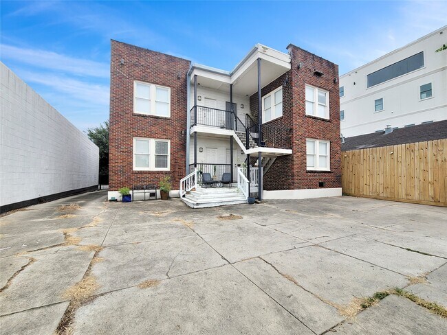 Building Photo - 3408 Crawford St