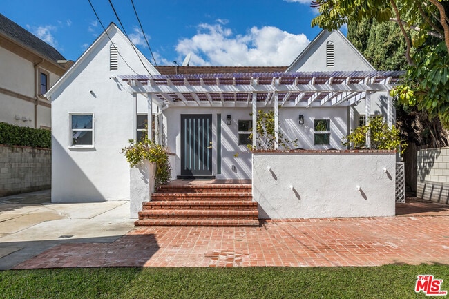 Building Photo - 152 S Wetherly Dr