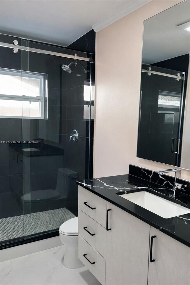 Building Photo - 1675 NE 45th St