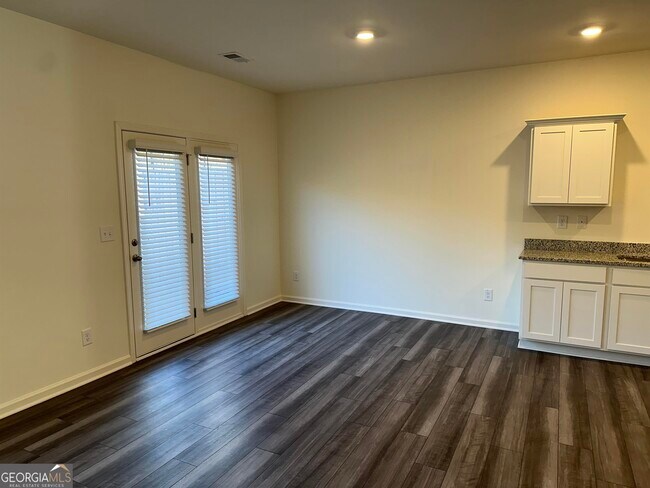 Building Photo - 1070 Paddington Dr
