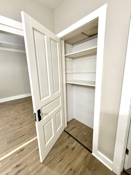 Building Photo - 2007 S 8th St