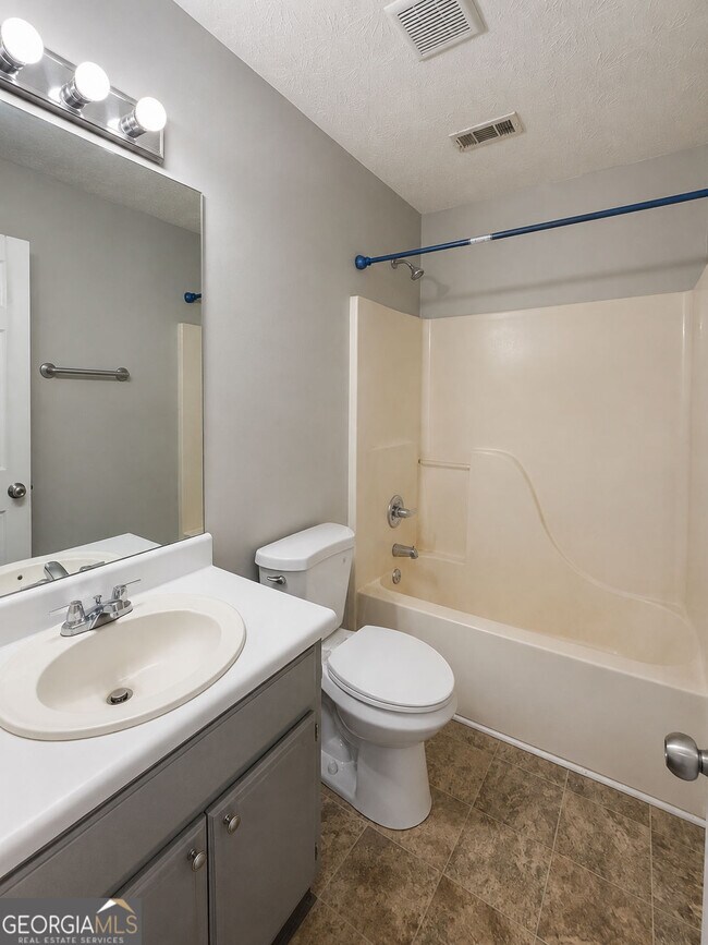 Building Photo - 2657 Amberly Glen Dr