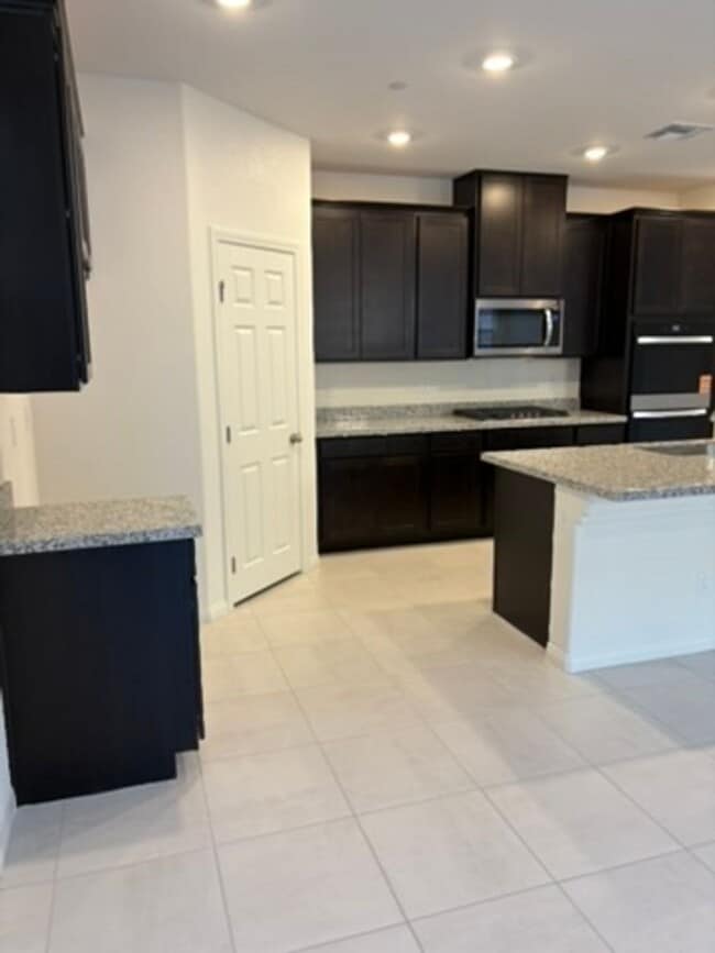 Building Photo - Welcome to this beautiful brand new home in Summerlin!