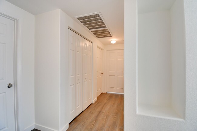 Building Photo - Beautiful 2 BR In Gated 89052 Community