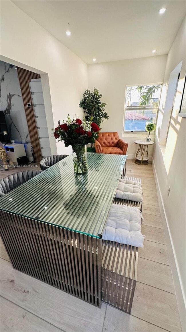 Building Photo - 1668 SW 20th St