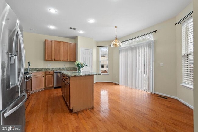 Building Photo - 15433 Leeds Hill Way