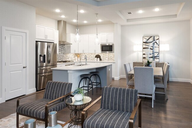 Building Photo - 1115 Manacor Ln