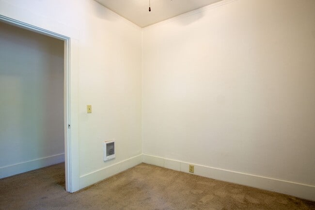 Building Photo - Lease this Beautiful Sullivan's Gulch Vintage 2-Bed w/Sunroom!
