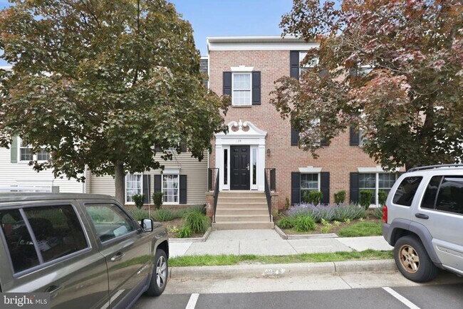 Building Photo - 119 Fort Evans Rd SE