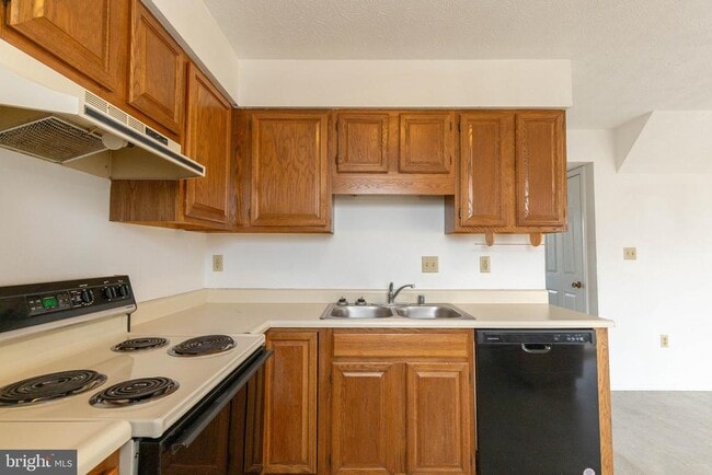 Building Photo - 164 Stadium Cir