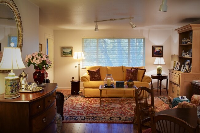 Building Photo - 5316 Fox Hollow Rd