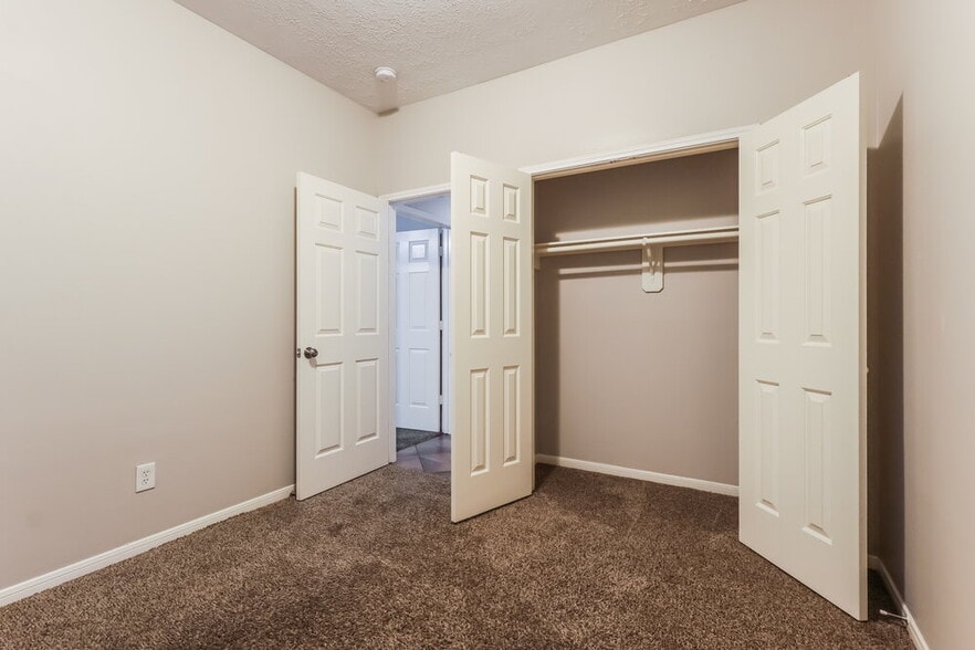 Building Photo - 27 Orchid Grove Pl