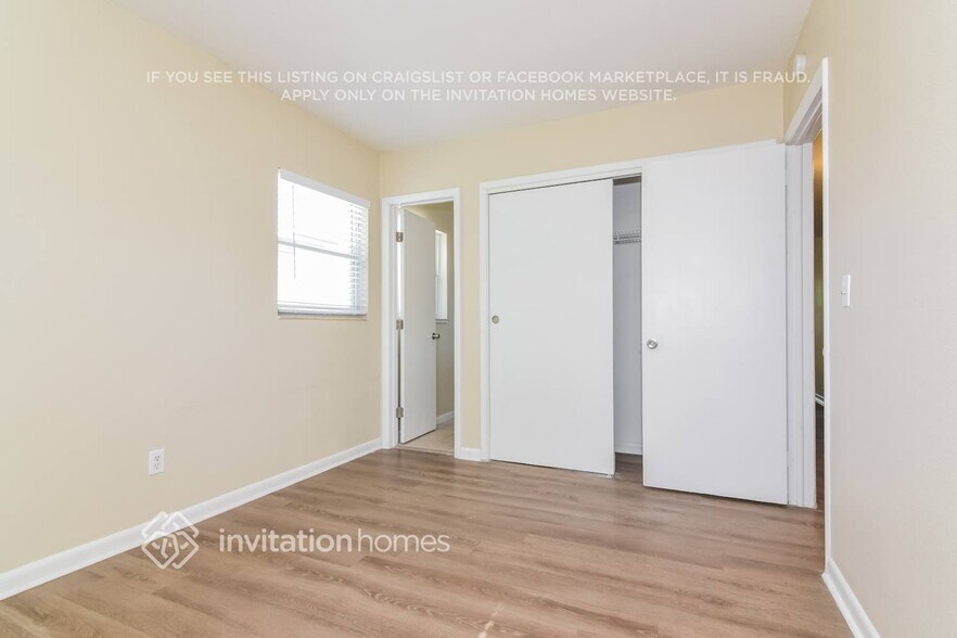 Building Photo - 511 Sutton Pl