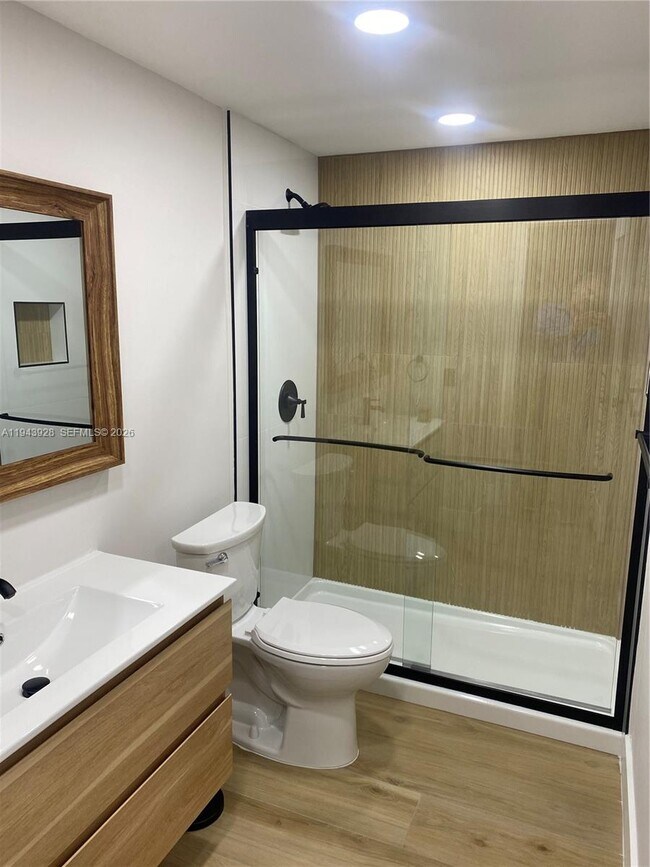 Building Photo - 10625 SW 112th Ave