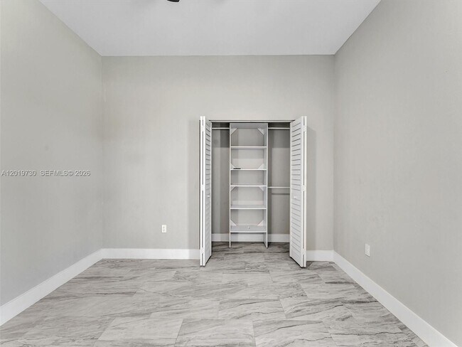 Building Photo - 313 S 13th St
