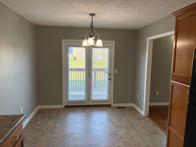 Building Photo - 5012 S Cross Point Ct