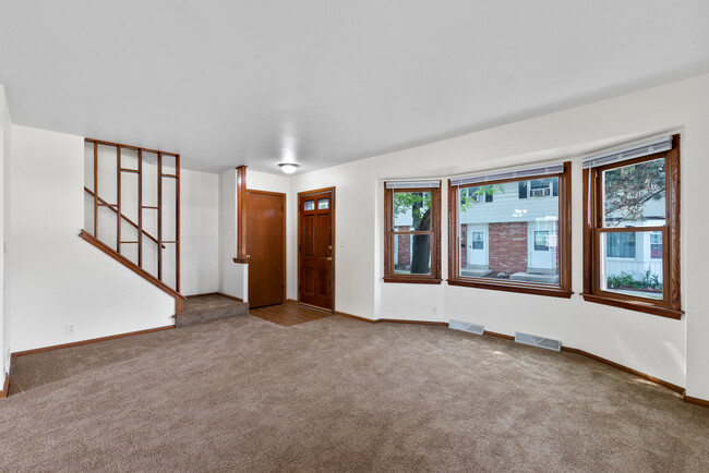 Living Room - 2827 E Grange Ave