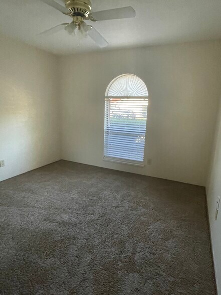 Building Photo - 7206 Nutmeg Ln