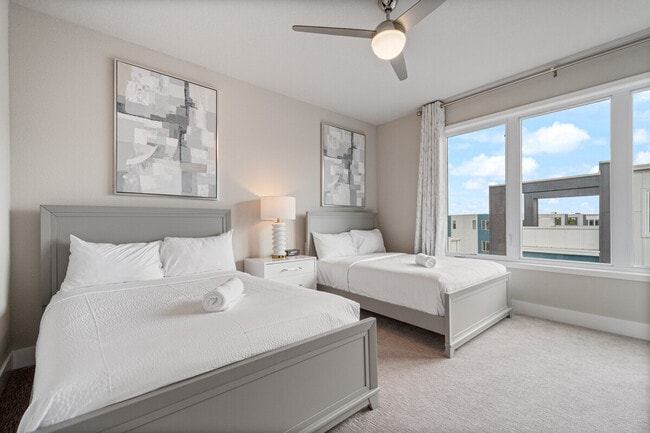 Building Photo - 7740 Sandy Ridge Dr