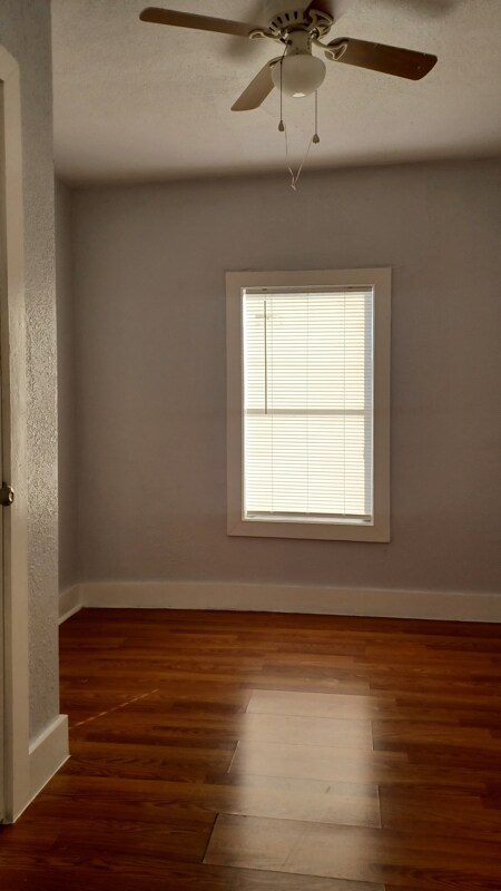 Building Photo - 1022 E Monroe Ave