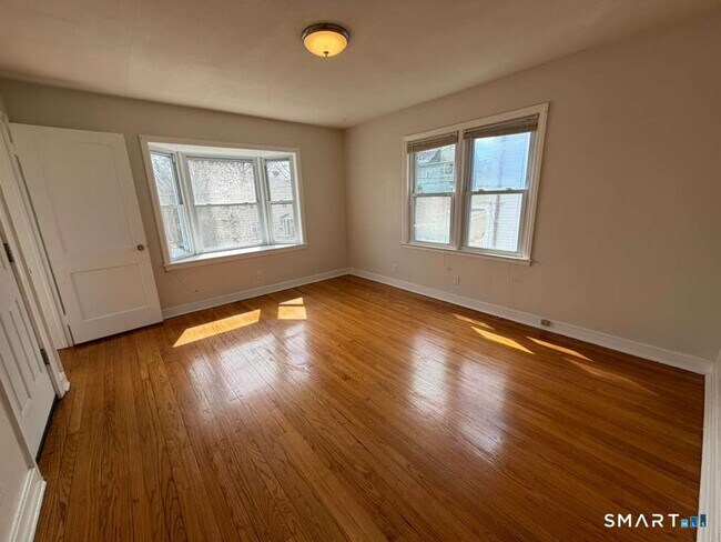 Building Photo - 279 Clermont Ave