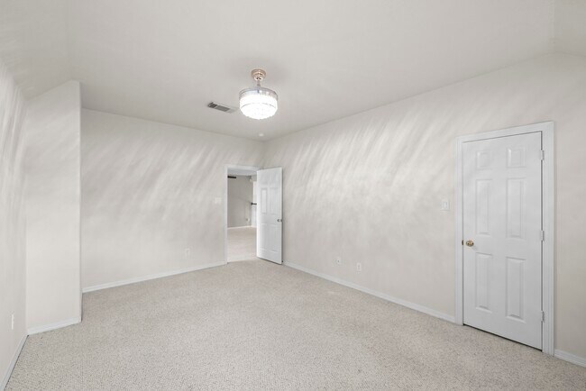 Building Photo - 5526 Darschelle Dr