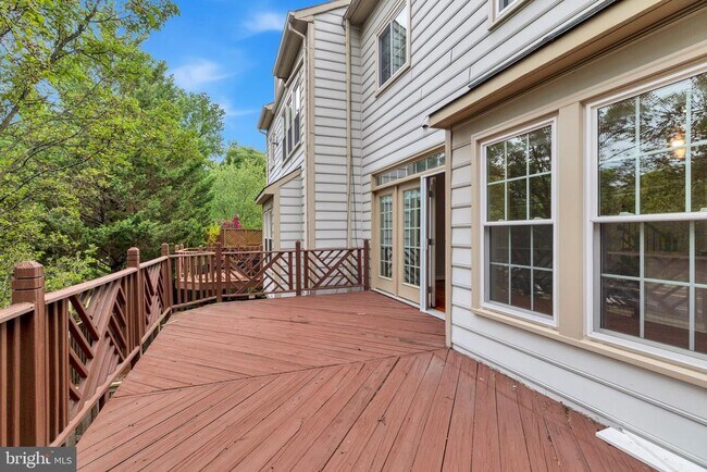 Building Photo - 1814 Fallbrook Ln