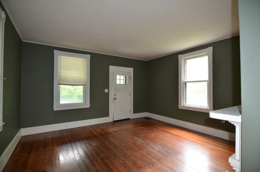 Building Photo - 1085 Church Ave