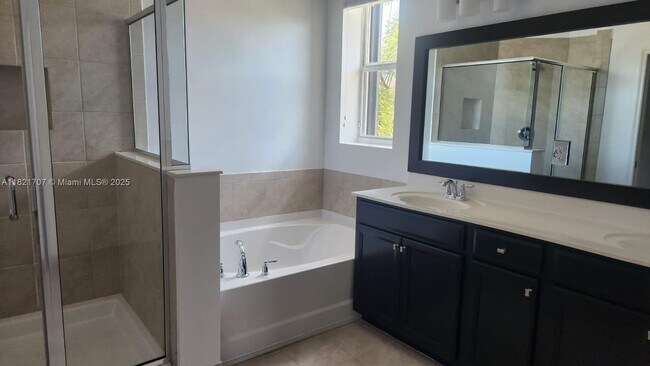 Building Photo - 25309 SW 118 Ct