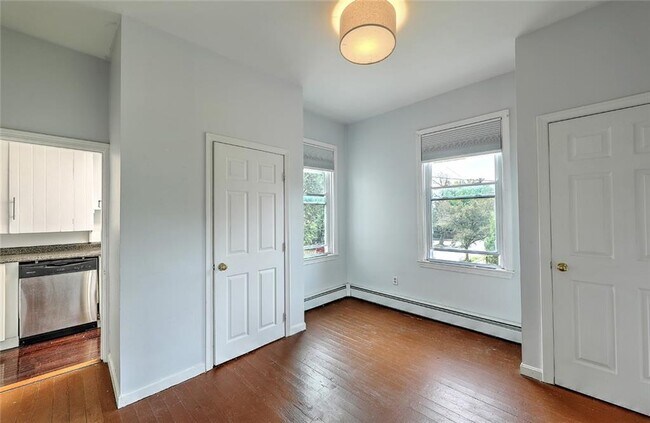 Building Photo - 35 Hammond St