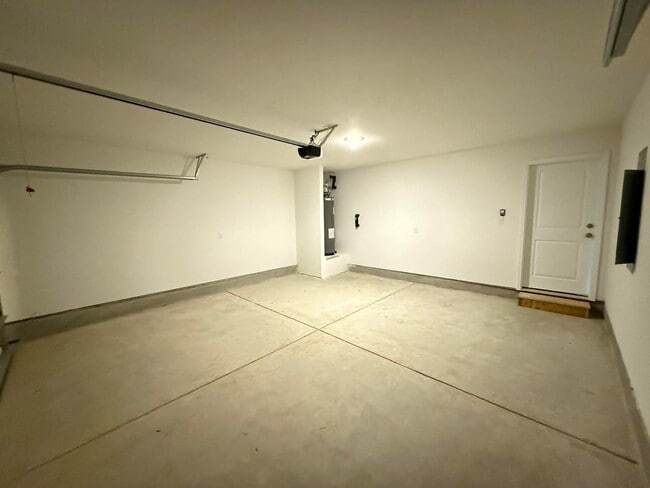 Building Photo - MOVE-IN SPECIAL - LIMITED OFFER!! Four Bedroom/Two Bath - Summerdale