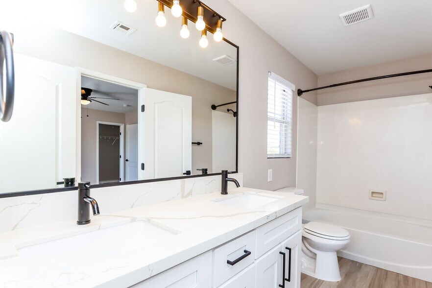 Building Photo - 6196 Fisher Creek Ct