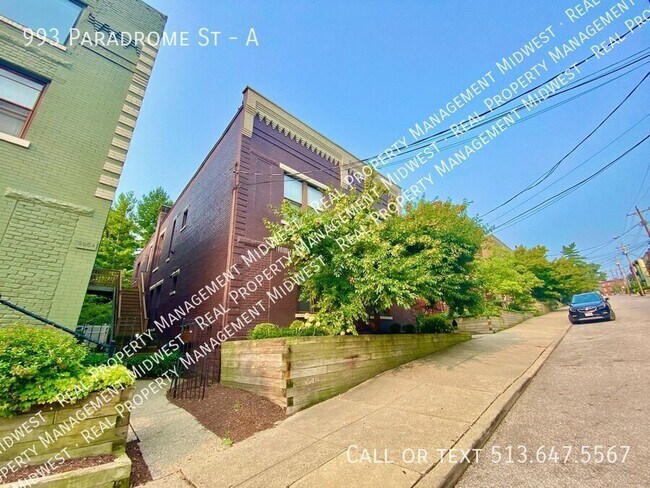 Building Photo - 993 Paradrome St