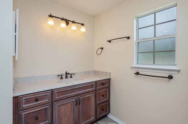 Building Photo - 3009 La Salle Ct