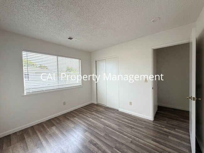 Building Photo - 1791 Cherokee Dr