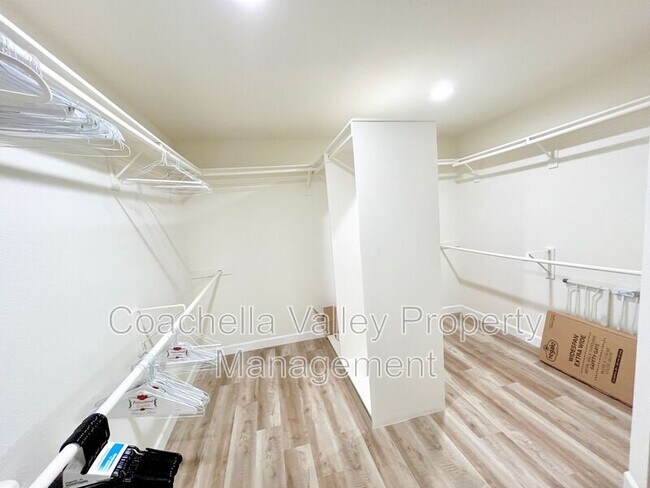 Building Photo - 55544 Laurel Valley