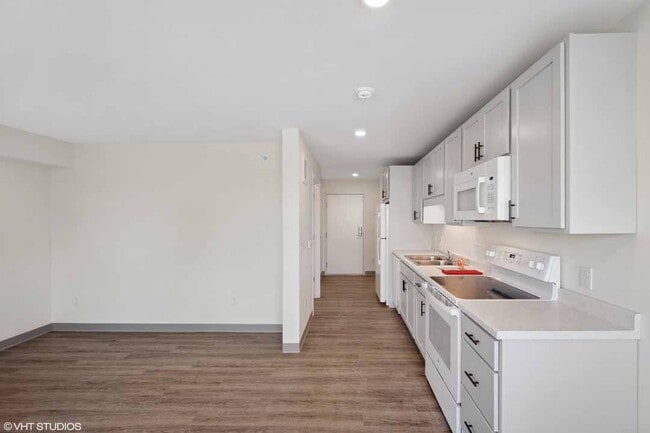 Building Photo - The Midwell