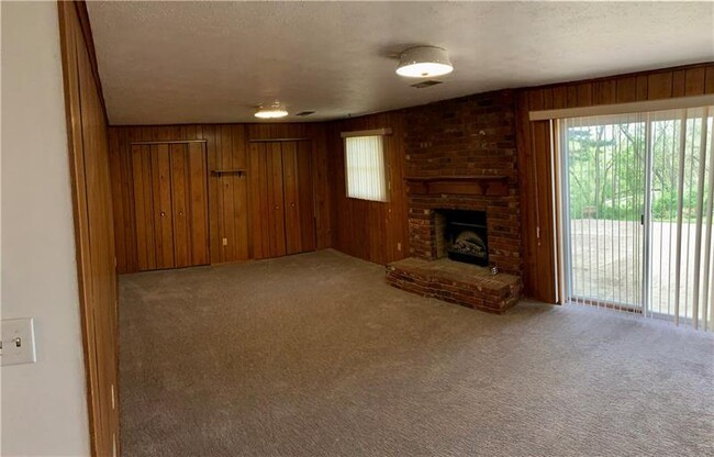 Building Photo - 1189 Billings Dr