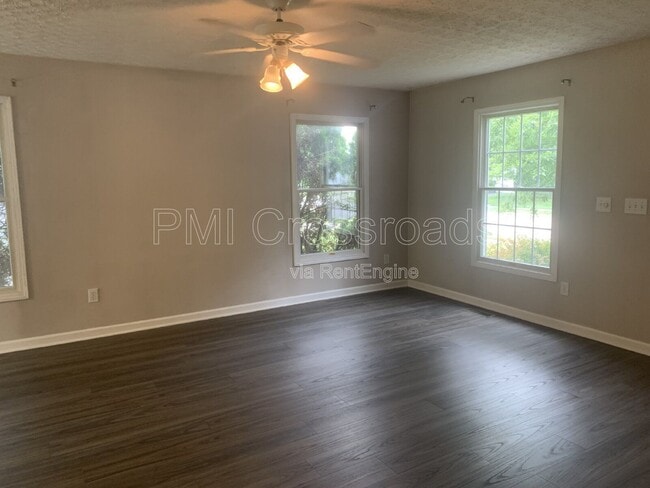 Building Photo - 8620 Olenbrook Dr