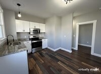 Building Photo - 504 Fairview Ave