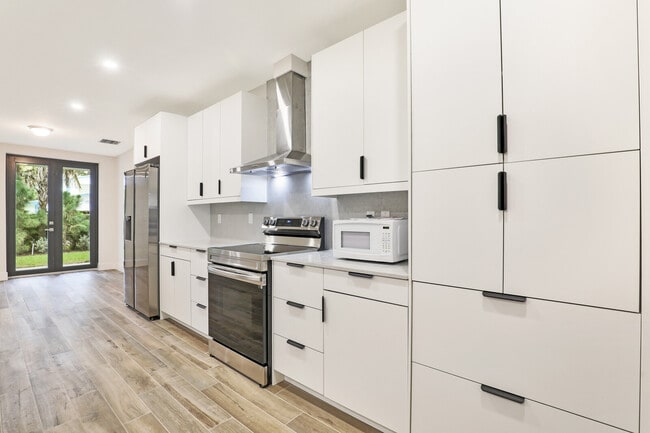 Building Photo - 395 Bella Sol Way