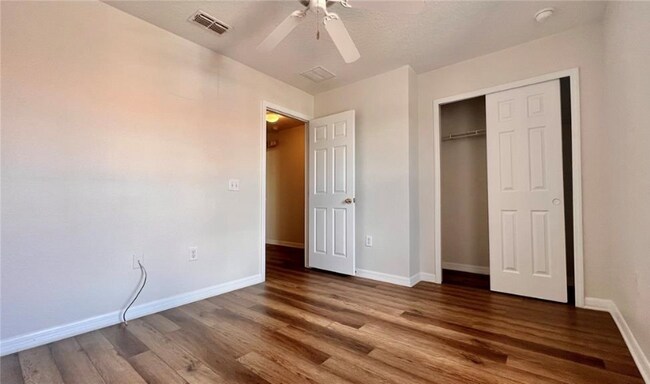 Building Photo - 5318 Paradise Cay Cir