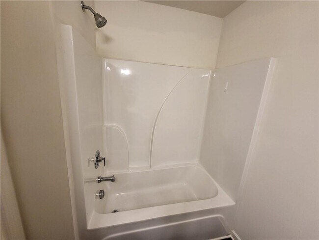 Building Photo - 5163 Madeline Pl