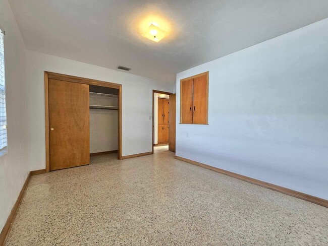 Building Photo - BEACON TRIPLEX