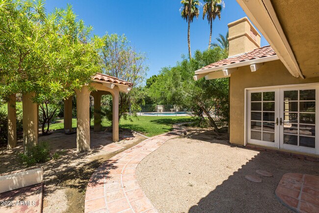 Building Photo - 49 Biltmore Estates Dr